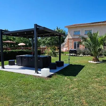 Monplaisir Zen Konukevi